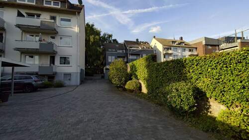 Rückansicht mit Balkonen - Mehrfamilienhaus, Wohnhaus zum Kaufen in Remscheid