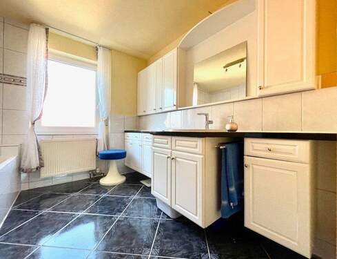 OG - Wanne und Dusche - 