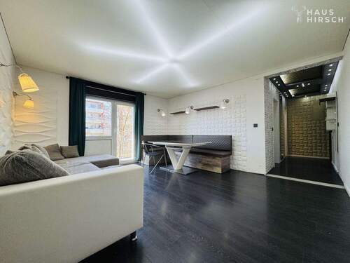 Wohn- & Esszimmer - 2 Zimmer Etagenwohnung zum Kaufen in Ludwigsburg