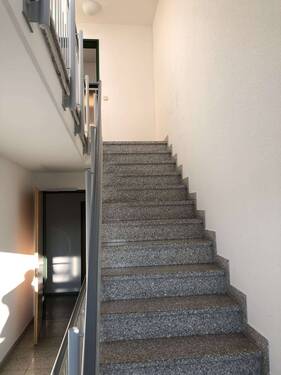 Treppenhaus - 2 Zimmer Etagenwohnung in Salzatal