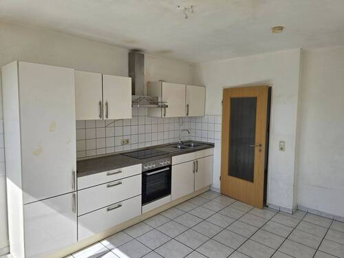 Küche wird noch rückkgebaut - 3 Zimmer Etagenwohnung zur Miete in Homburg