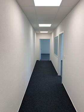 Bild 1 - Helle Büroräume - 1.900,00 EUR Kaltmiete,