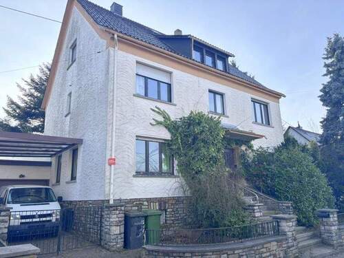 Vorderansicht - Bringen Sie dieses Schmuckstück wieder zum Strahlen! Immobilie mit Charakter und großzügigem Garten in Nauort