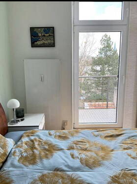 Schlafzimmer 1 mit Balkon - 