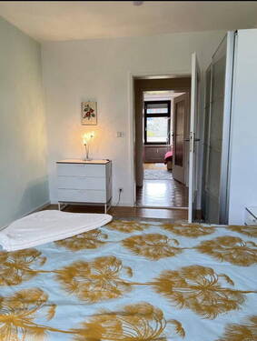 Schlafzimmer 1 mit Balkon - 