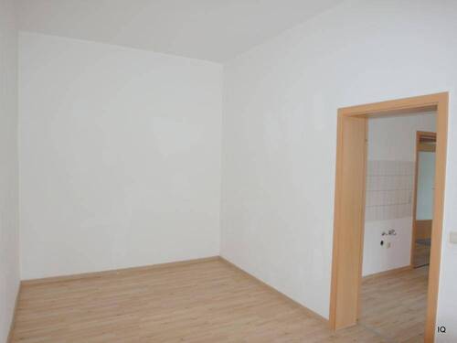 Kinderzimmer- oder Arbeitszimmer - Zugang über Küche (Raum 3) - 