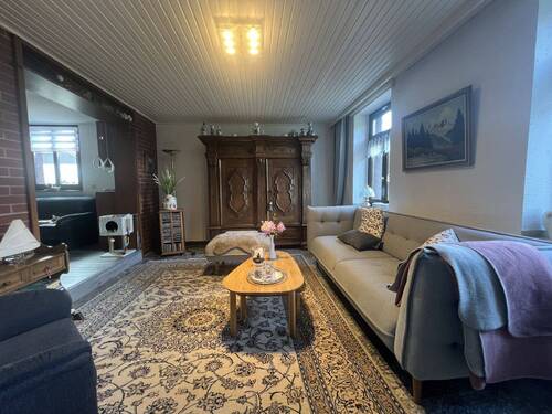 Wohnzimmer - 8 Zimmer Mehrfamilienhaus, Wohnhaus zum Kaufen in Mönchengladbach-Rheindahlen