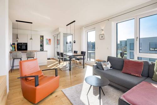 hell und lichtdurchflutet - Wohnen in Altperlach: Top gepflegte 3-Zimmer-Wohnung mit Loggiabalkon