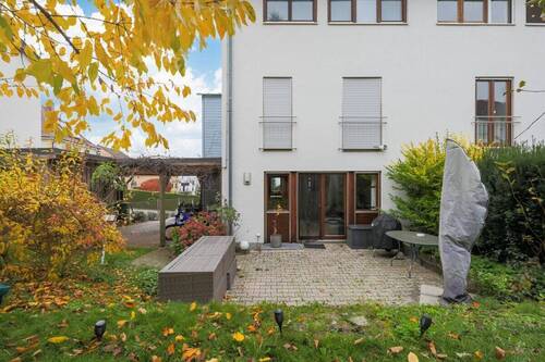 Rückansicht und Terrasse - Doppelhaushälfte mit 98,00 m&sup2; in Pforzheim / Büchenbronn zum Kaufen