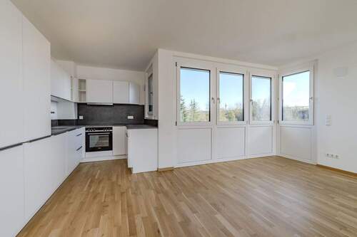 Küche - Modern & provisionsfrei: 4-Zimmer, Südwestbalkon, Aufzug & TG-Stellplätze