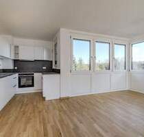 Modern & provisionsfrei: 4-Zimmer, Südwestbalkon, Aufzug & TG-Stellplätze - Bietigheim-Bissingen