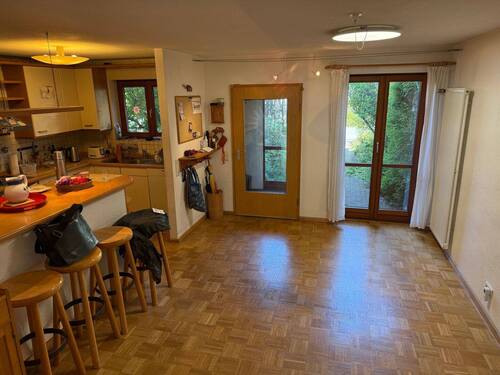 Essbereich mit Küche - 6 Zimmer Reihenmittelhaus in Lörrach