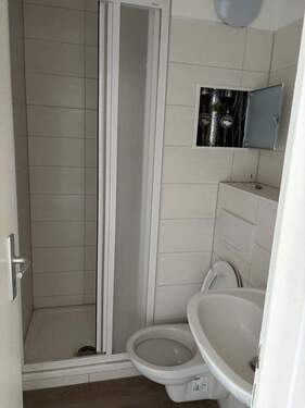 Badezimmer - Etagenwohnung mit 24,00 m&sup2; in Neubrandenburg zur Miete