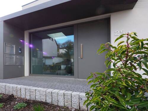 Bild 1 - Moderne Neubauwohnung mit eigenem Garten am Güdinger Berg!