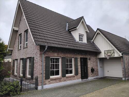 20251015_162307.jpg - ***BÜSCHER IMMOBILIEN*** Charmantes Einfamilienhaus im Landhausstil mit großer Garage in begehrter Lage von Gronau-Epe