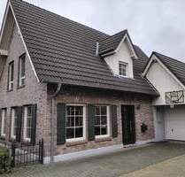 ***BÜSCHER IMMOBILIEN*** Charmantes Einfamilienhaus im Landhausstil mit großer Garage in begehrter Lage von Gronau-Epe