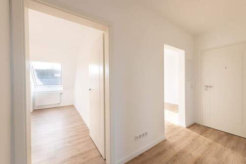 Flur - 2 Zimmer Etagenwohnung zur Miete in Heiligenhaus