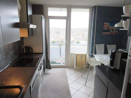 Großzügige Küche - 