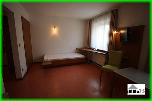 Zimmer Bett - 1 Zimmer Etagenwohnung in Mühlacker