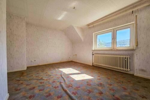 Dachgeschoss Schlafzimmer I - 7 Zimmer Einfamilienhaus zum Kaufen in Bad Orb