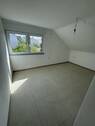 Schlafzimmer - Erstbezug nach Kernsanierung: Moderne 3-Zimmer-Dachgeschosswohnung mit neuer Einbauküche