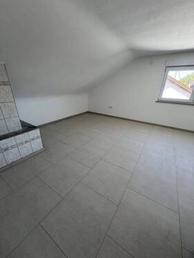 Wohnzimmer - 3 Zimmer Etagenwohnung zur Miete in Backnang