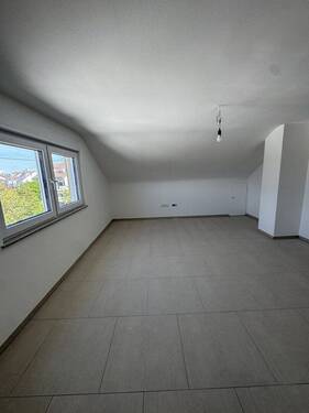 Wohnzimmer - Etagenwohnung mit 74,00 m&sup2; in Backnang zur Miete