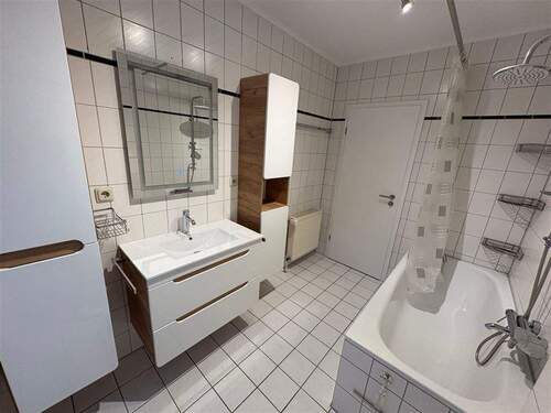 Bad - 3 Zimmer Etagenwohnung zur Miete in Ganderkesee