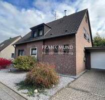 Freistehendes Einfamilienhaus mit Garage in Ortskernlage von 41189 Mönchengladbach-Wickrath
