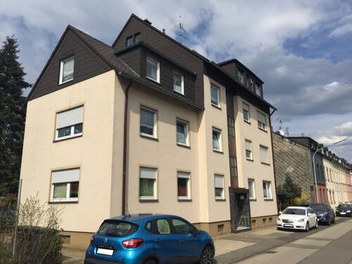 Objektansicht - ***Gepflegte Dachgeschosswohnung in attraktivem Anwesen***