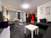 Wohn- und Essbereich - Attraktive 2-Zimmer-Wohnung: saniert, Klima, perfekte Lage & Garage (Variante)