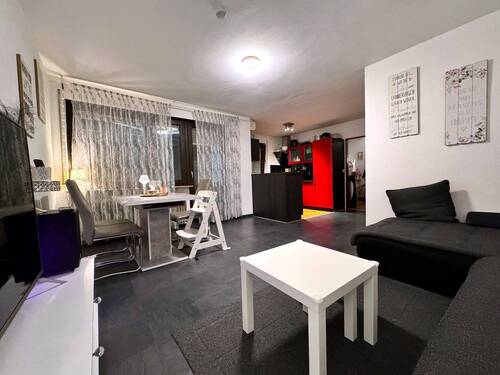 Wohn- und Essbereich - Attraktive 2-Zimmer-Wohnung: saniert, Klima, perfekte Lage & Garage (Variante)