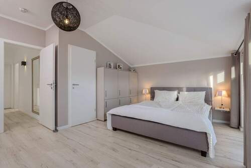 Beispiel Schlafzimmer - 5 Zimmer Doppelhaushälfte zum Kaufen in Halstenbek