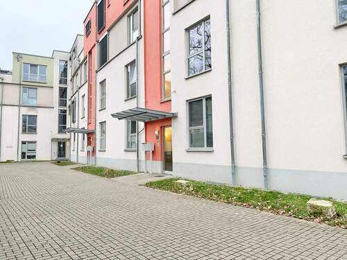 Außenansicht - „NEW LIVING“ SONNIGE 2 ZIMMER WOHNUNG MIT TERRASSE UND GARTENANTEIL