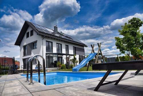 Pool - 8 Zimmer Mehrfamilienhaus, Wohnhaus in Oberschönegg