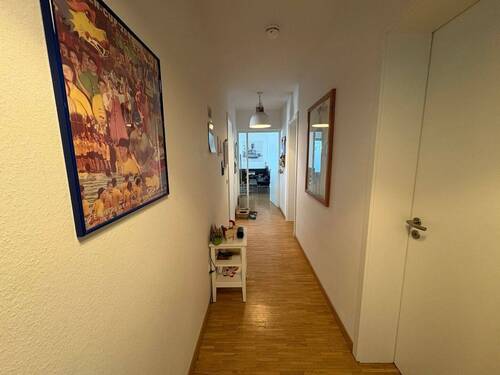 Flur - Etagenwohnung mit 98,50 m&sup2; in Blaustein zur Miete