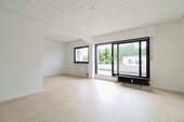 Wohnzimmer - Penthouse mit Dachterrasse in zentrumsnaher Lage von Salzuflen - Frisch renoviert und bezugsbereit!