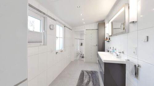 Badezimmer im Erdgeschoss - 