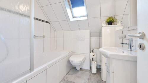 Badezimmer im Obergeschoss - 