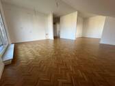 Wohnzimmer mit Essbereich - 2 Zimmer Etagenwohnung in Kappeln