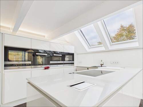 Hier wirkt alleine die Küche schon lecker! - 4 Zimmer Doppelhaushälfte zum Kaufen in Haibach