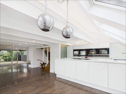 Dachfenster für optimales Licht beim kochen! - Doppelhaushälfte mit 145,00 m² in Haibach zum Kaufen
