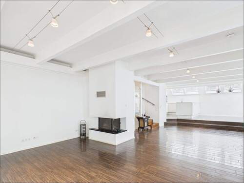 Heller, offener Wohn-/Essbereich. - 