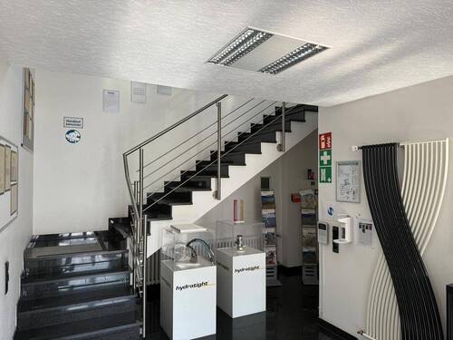 Bürotrakt Eingang - 