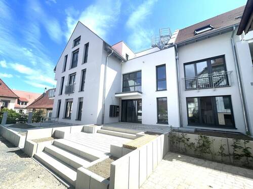 Haupteingang - 2 Zimmer Etagenwohnung zum Kaufen in Wiernsheim