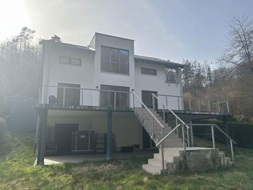 Rückwärtige Hausansicht - Exklusives Wohnhaus in ruhiger Tallage von Sankt Katharinen Dattenberg