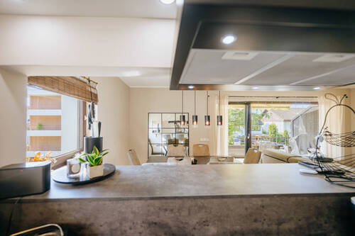 Blick ins Esszimmer - 