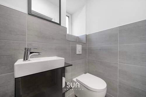 GÄSTE-WC MIT TAGESLICHT - 