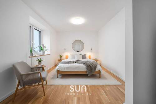 GERÄUMIGES SCHLAFZIMMER - 