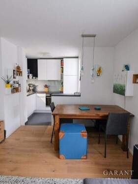 6 - 2 Zimmer Etagenwohnung zur Miete in Stuttgart